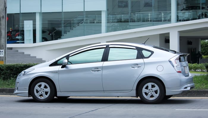 Toyota Prius one of the best gas mileage cars under $10000 