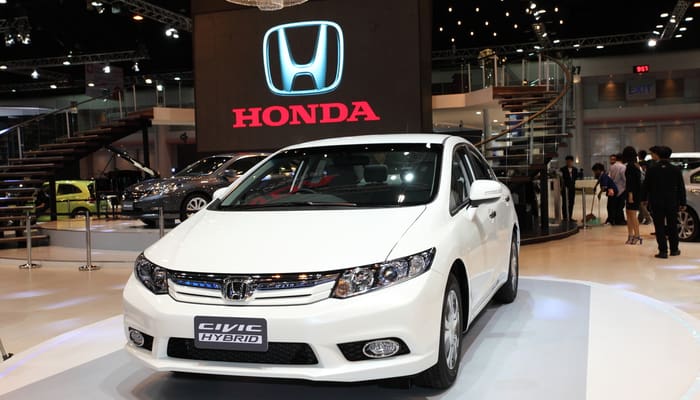 honda civic hybrid one of the best gas mileage cars under $10000 (1)