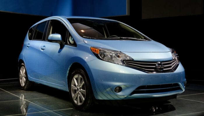 nissan versa note one of the best gas mileage cars under 10000 (1)