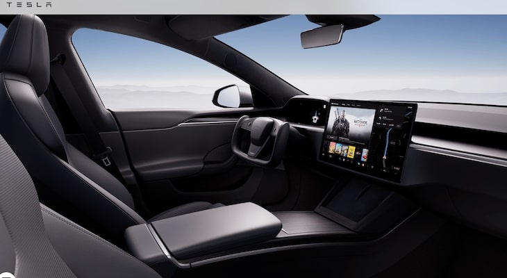 Audi e tron vs Tesla: Tesla interior