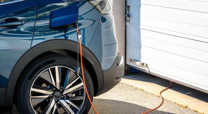 Cheapest electric SUV: electric car charging