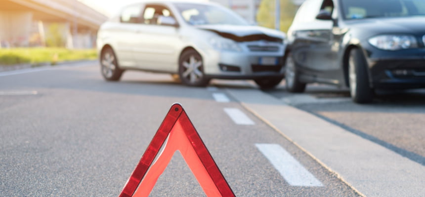 safety triangle indicating a car accident 